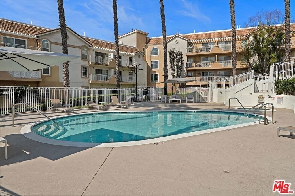 4755 Templeton Street - Photo 45