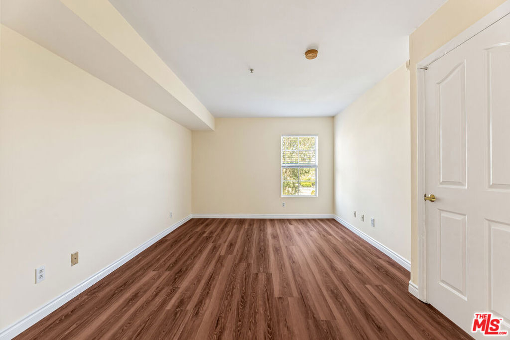 4755 Templeton Street - Photo 21
