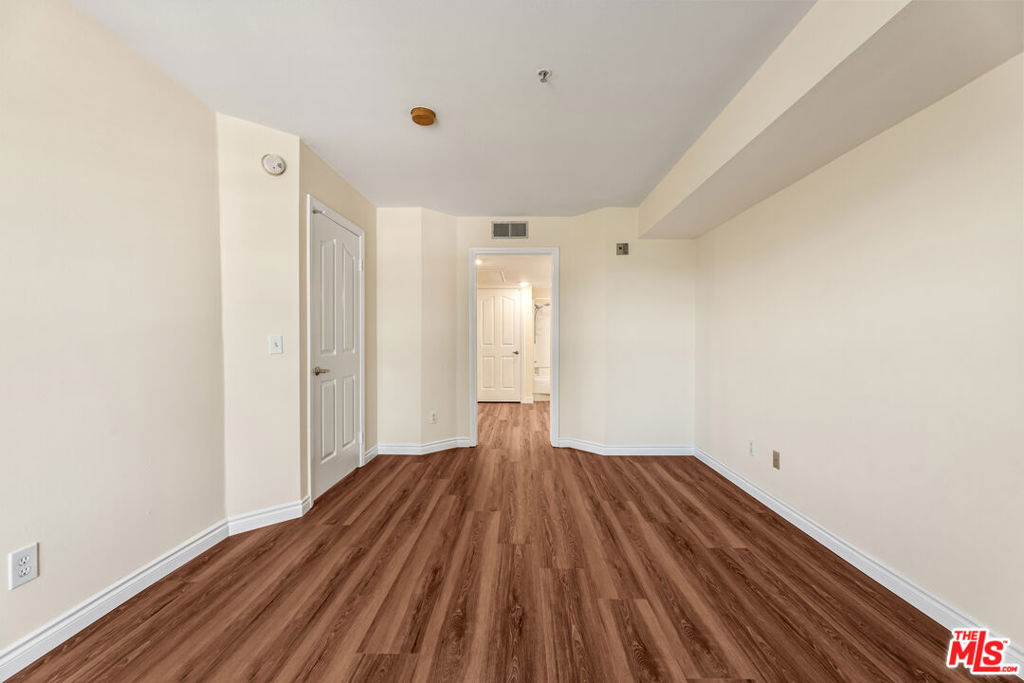 4755 Templeton Street - Photo 22