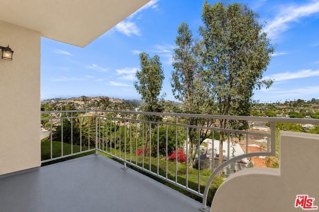 4755 Templeton Street - Photo 29