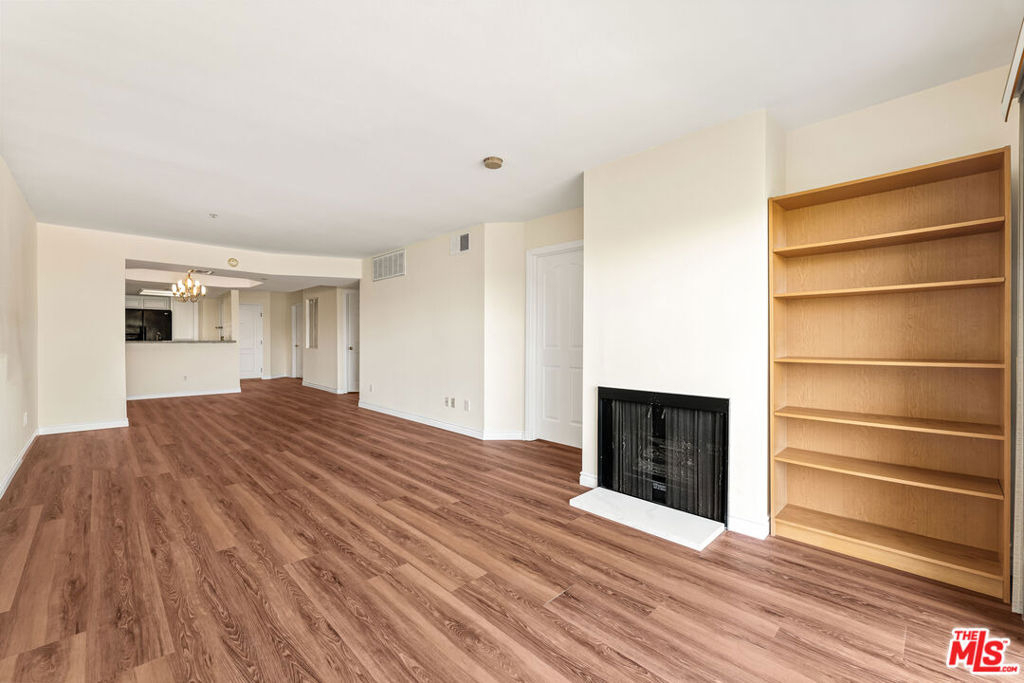 4755 Templeton Street - Photo 18