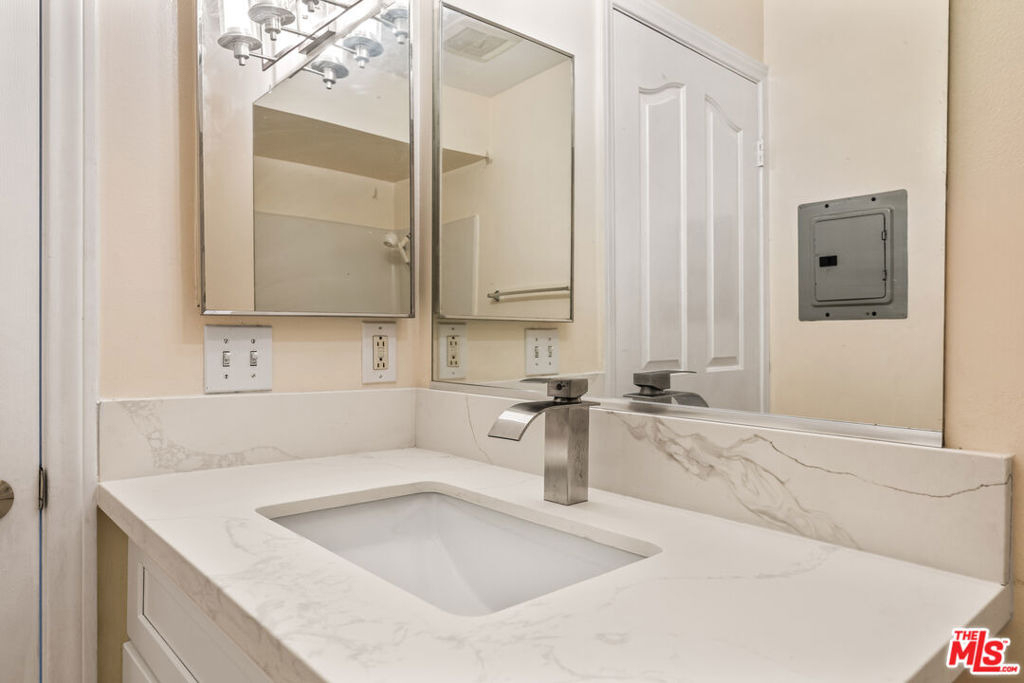 4755 Templeton Street - Photo 7
