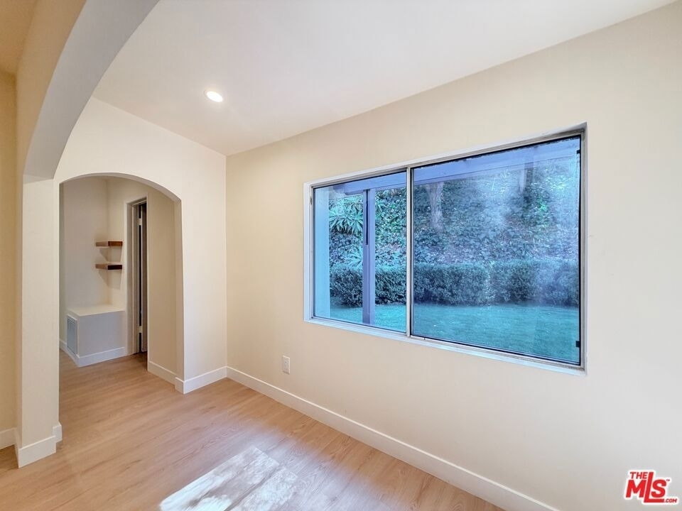 2000 San Ysidro Drive - Photo 18