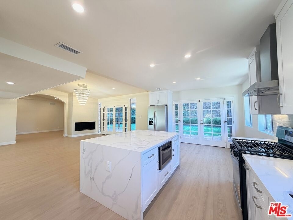 2000 San Ysidro Drive - Photo 4