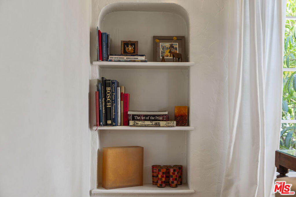 837 N Harper Avenue - Photo 43