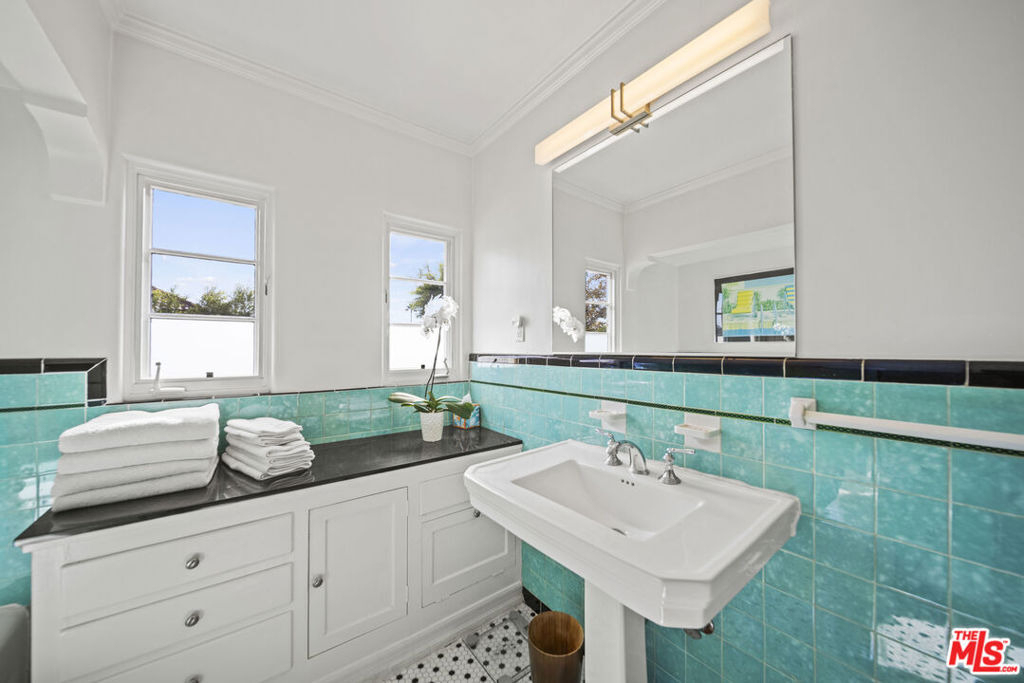 837 N Harper Avenue - Photo 27