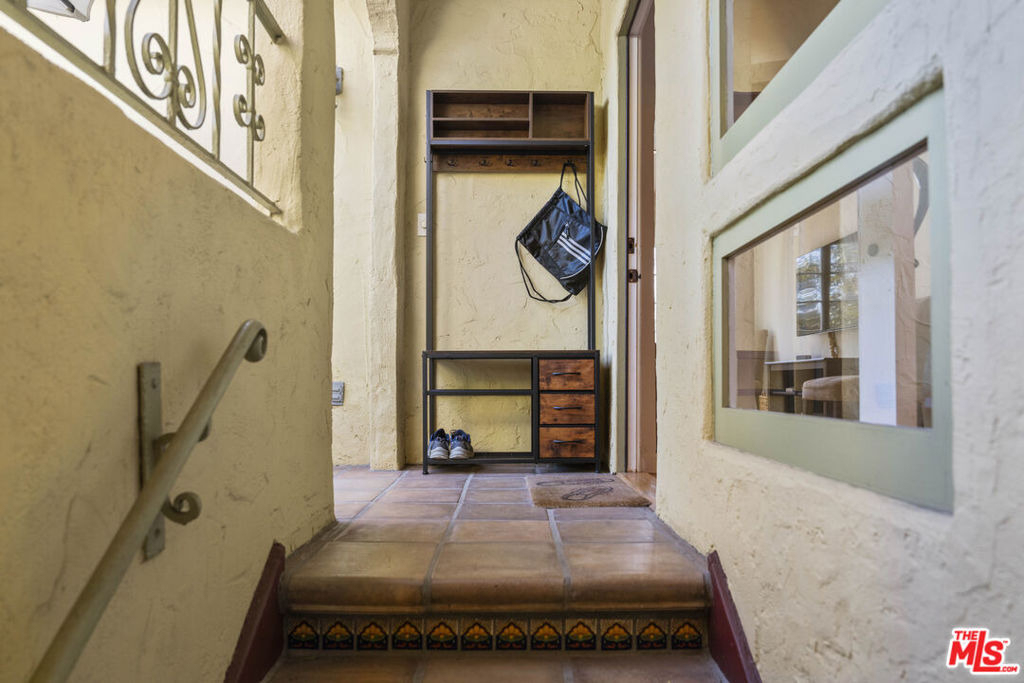 837 N Harper Avenue - Photo 40
