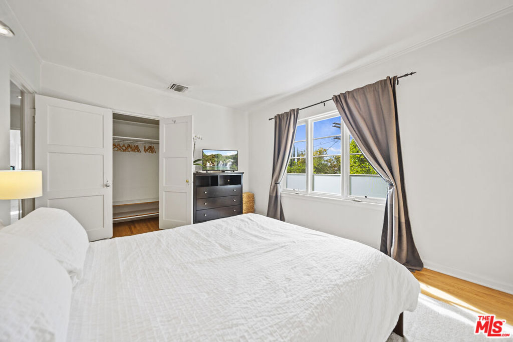 837 N Harper Avenue - Photo 19