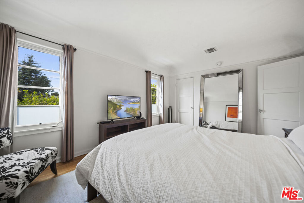 837 N Harper Avenue - Photo 24