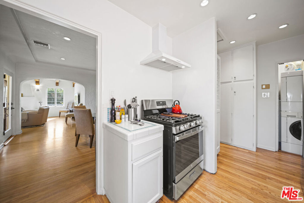 837 N Harper Avenue - Photo 8