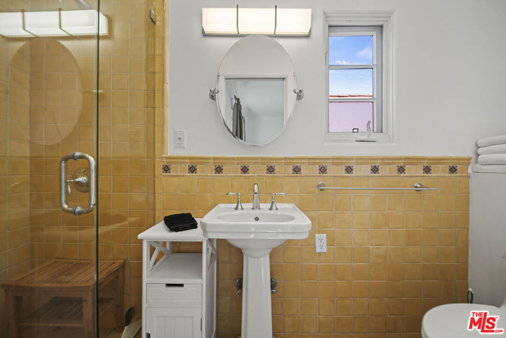 837 N Harper Avenue - Photo 20
