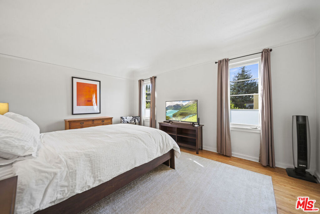 837 N Harper Avenue - Photo 22