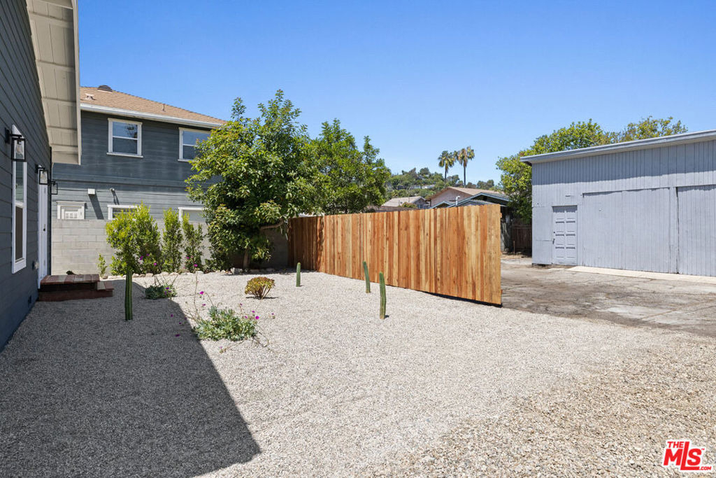 137 E Avenue 43 - Photo 23