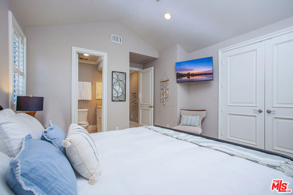 421 E Edgewater Avenue - Photo 49