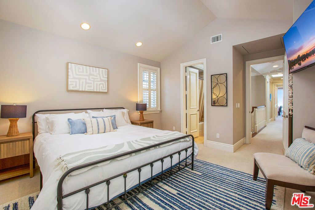 421 E Edgewater Avenue - Photo 47