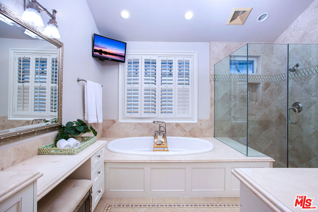421 E Edgewater Avenue - Photo 45