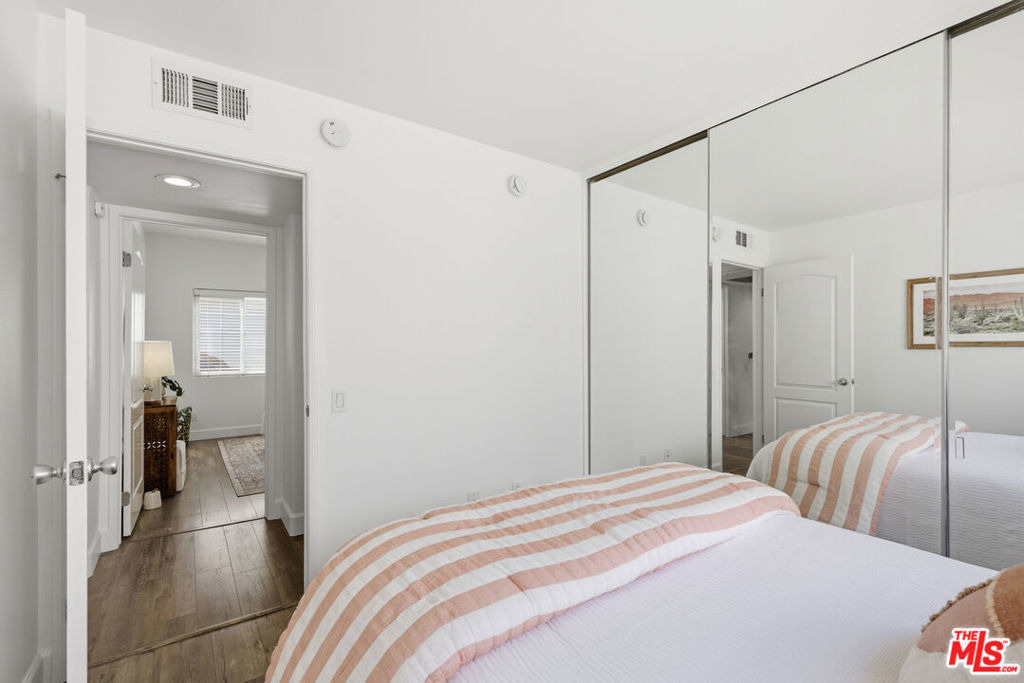 11110 Camarillo Street - Photo 19