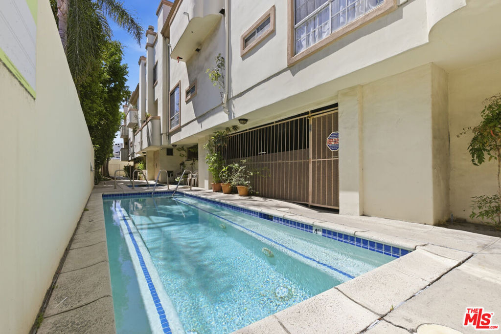 11110 Camarillo Street - Photo 23