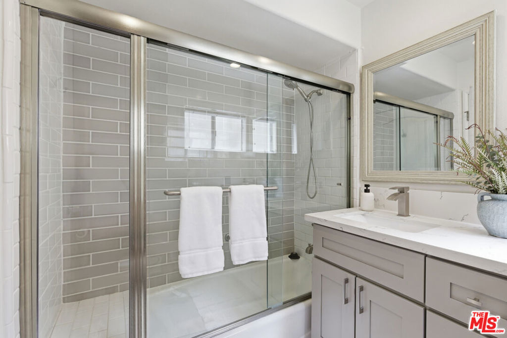 11110 Camarillo Street - Photo 17