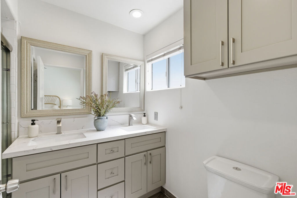 11110 Camarillo Street - Photo 16