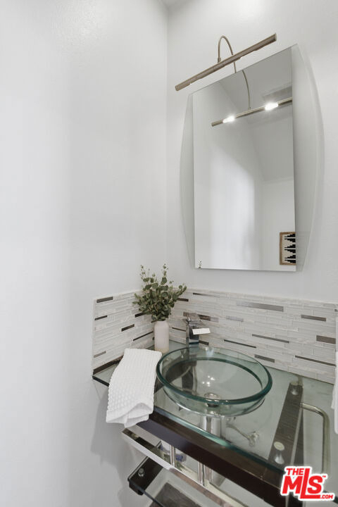11110 Camarillo Street - Photo 9