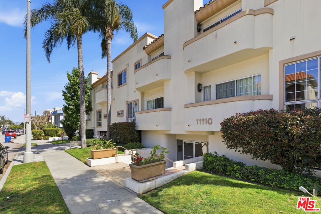 11110 Camarillo Street - Photo 28