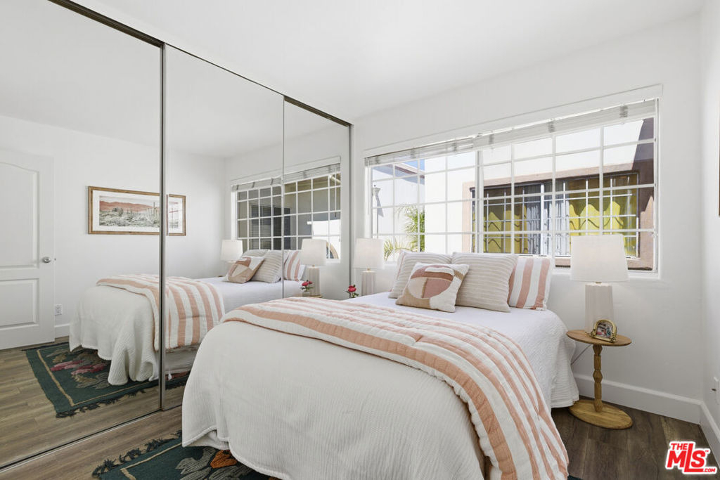 11110 Camarillo Street - Photo 18