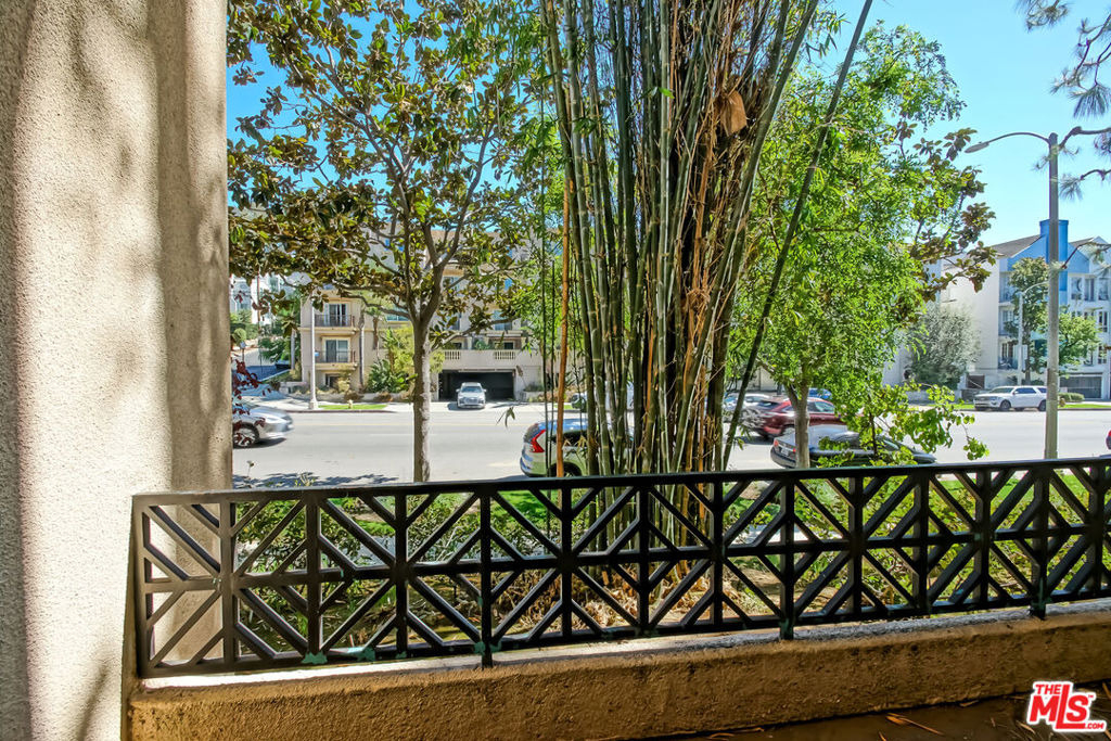 1875 S Beverly Glen Boulevard - Photo 20