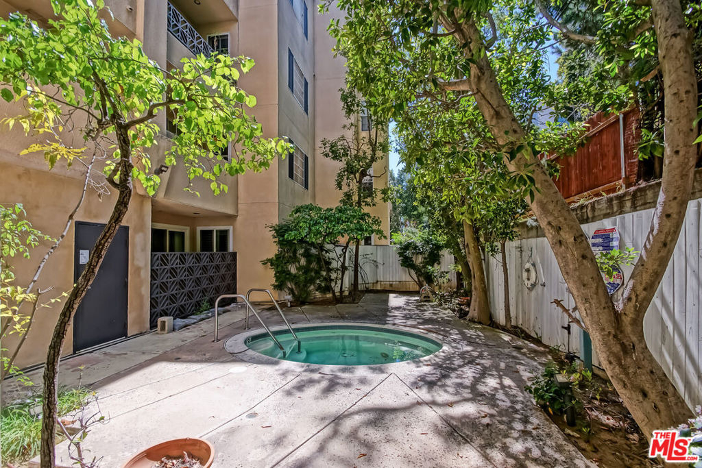 1875 S Beverly Glen Boulevard - Photo 38