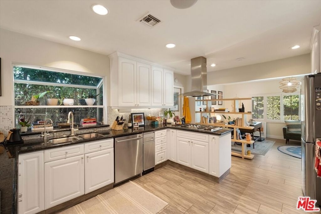 4927 Bellaire Avenue - Photo 8