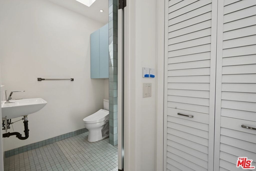 9001 Rosewood Avenue - Photo 41