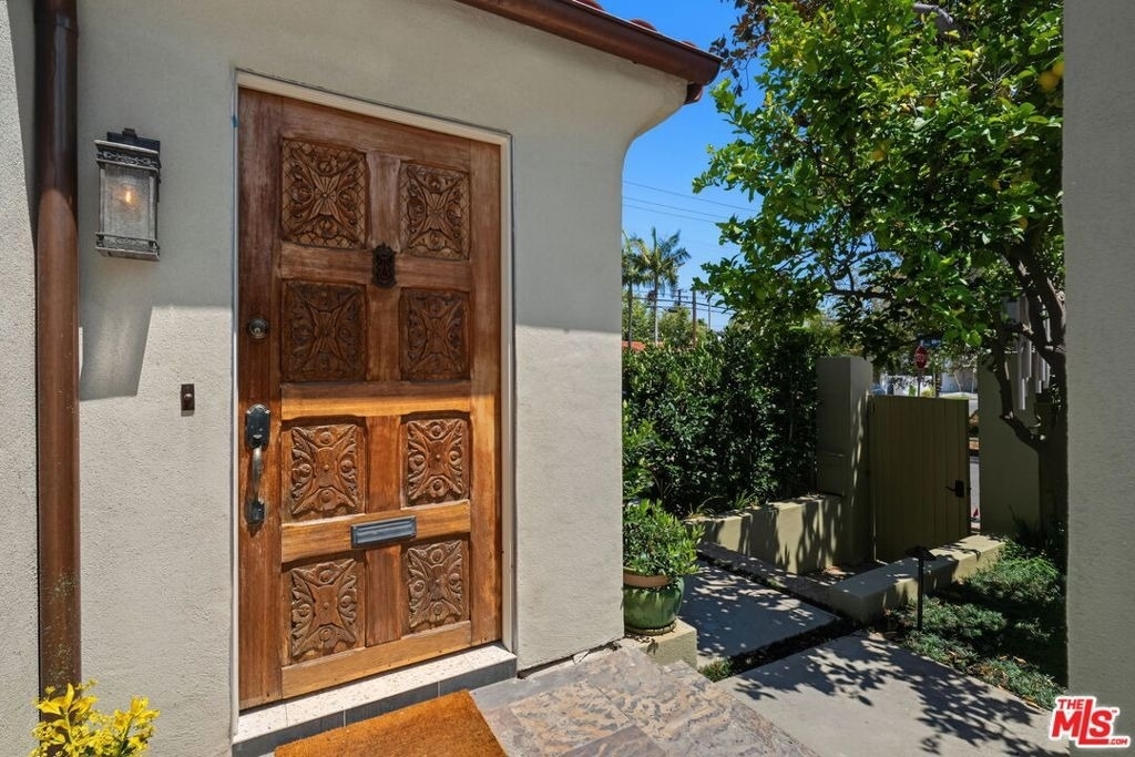 9001 Rosewood Avenue - Photo 4