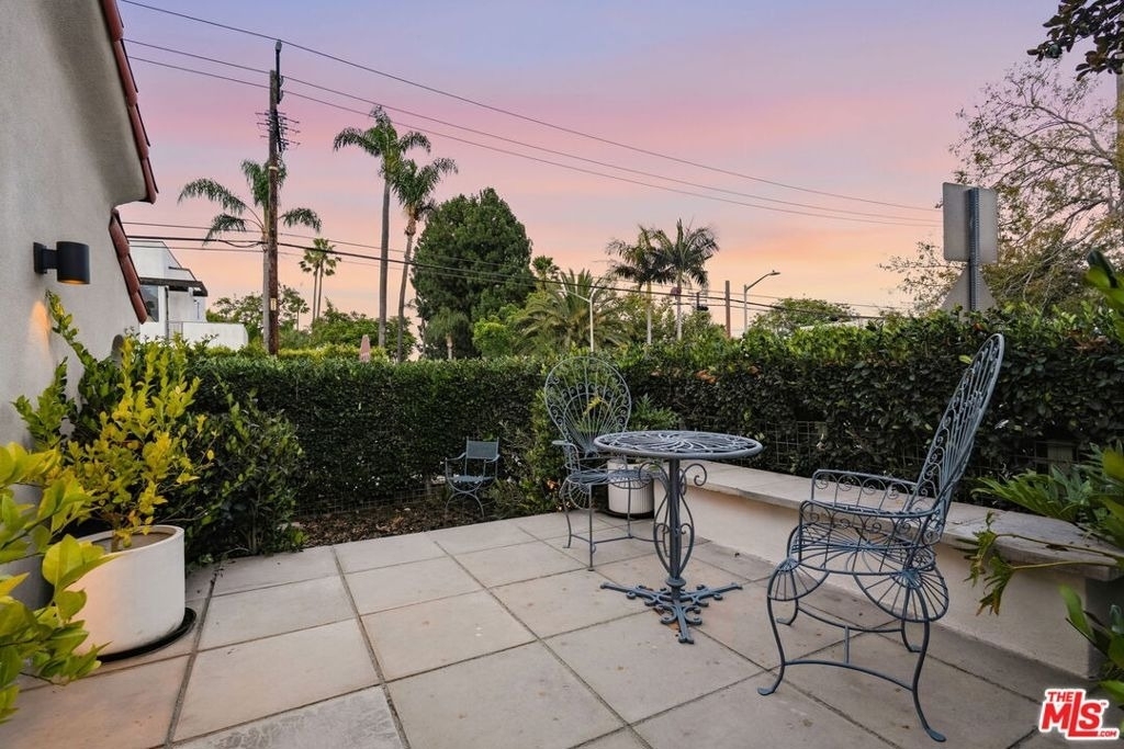 9001 Rosewood Avenue - Photo 45