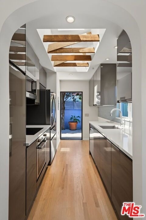9001 Rosewood Avenue - Photo 19