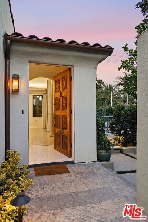 9001 Rosewood Avenue - Photo 5