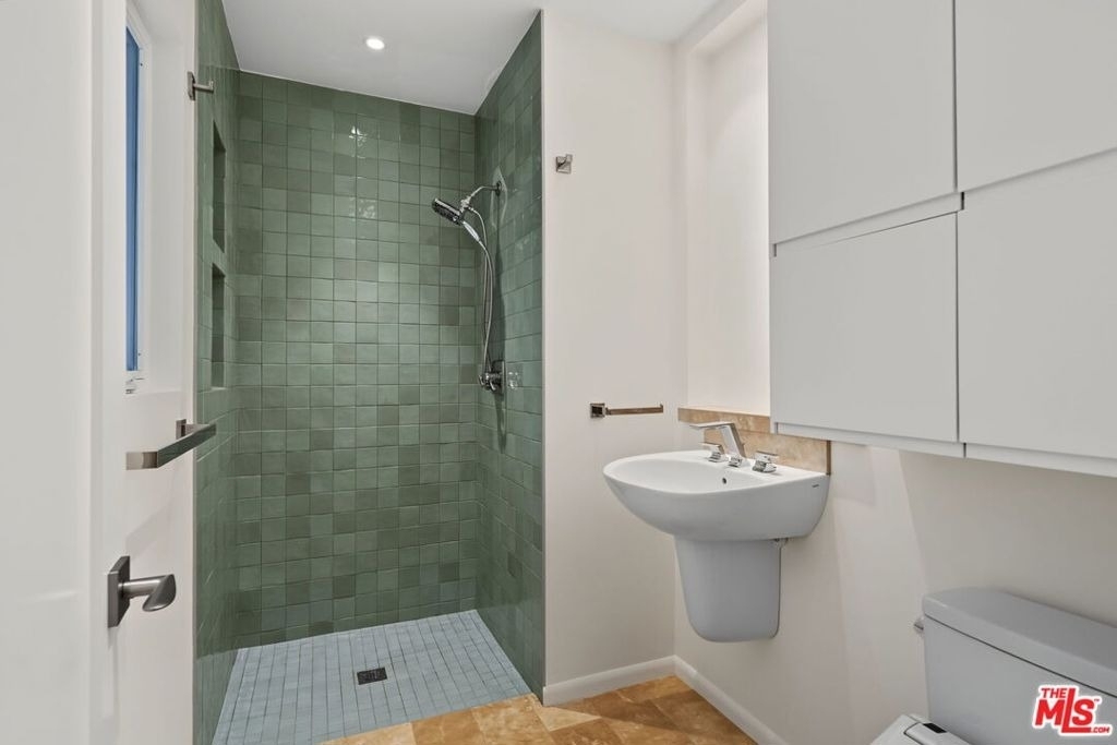 9001 Rosewood Avenue - Photo 30