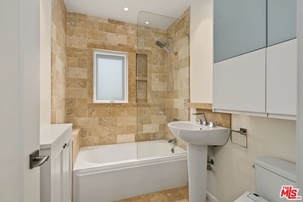 9001 Rosewood Avenue - Photo 32