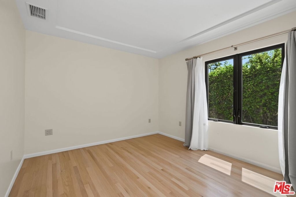 9001 Rosewood Avenue - Photo 33