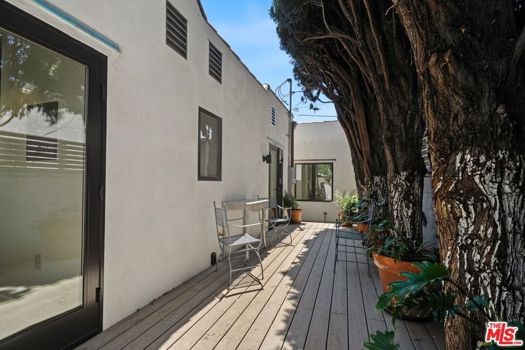 9001 Rosewood Avenue - Photo 20