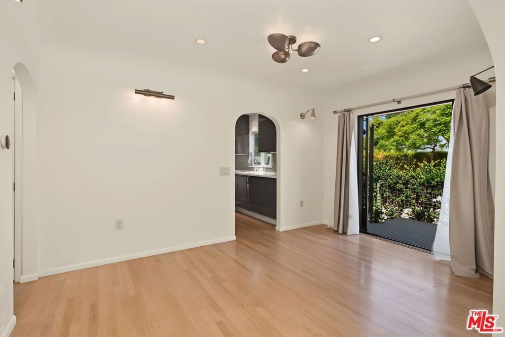 9001 Rosewood Avenue - Photo 14