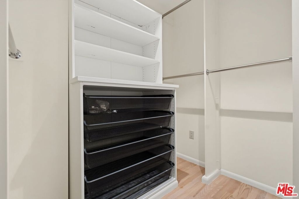 9001 Rosewood Avenue - Photo 31