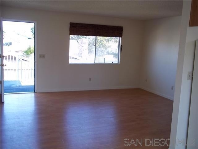930 Ebony Ave - Photo 1