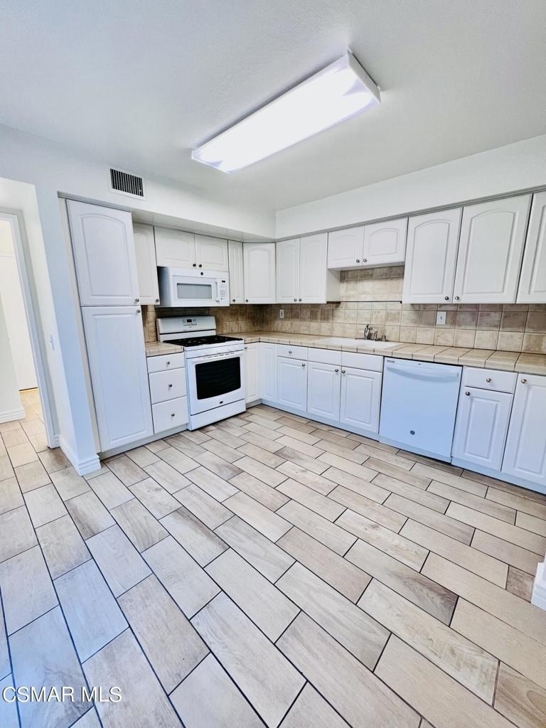 937 Shadow Lake Drive - Photo 4