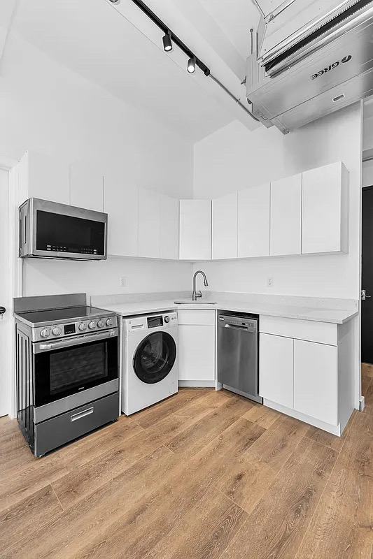 255 West 36th Street - Photo 3