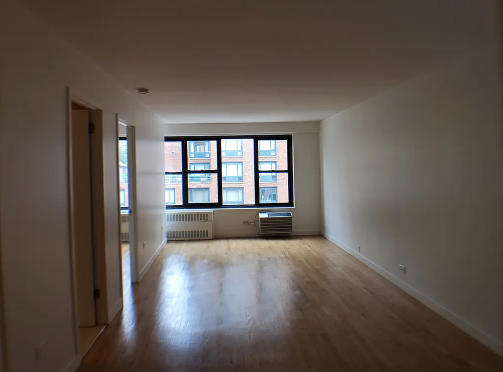 4th Avenue Union Square - Photo 1