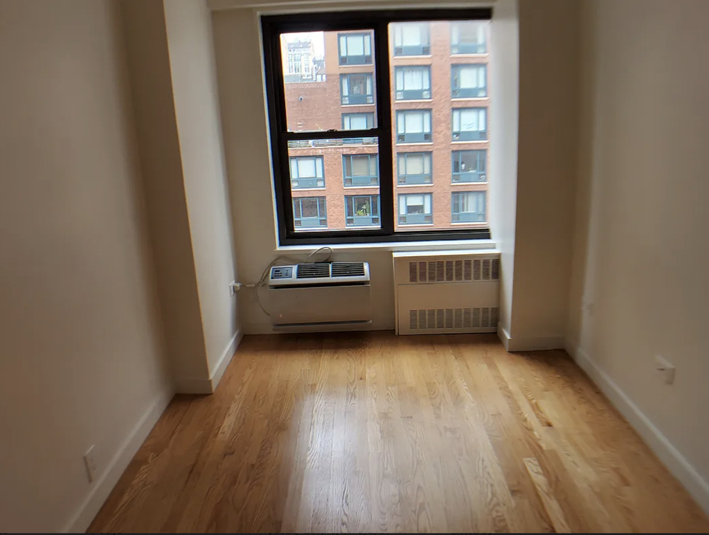 4th Avenue Union Square - Photo 3