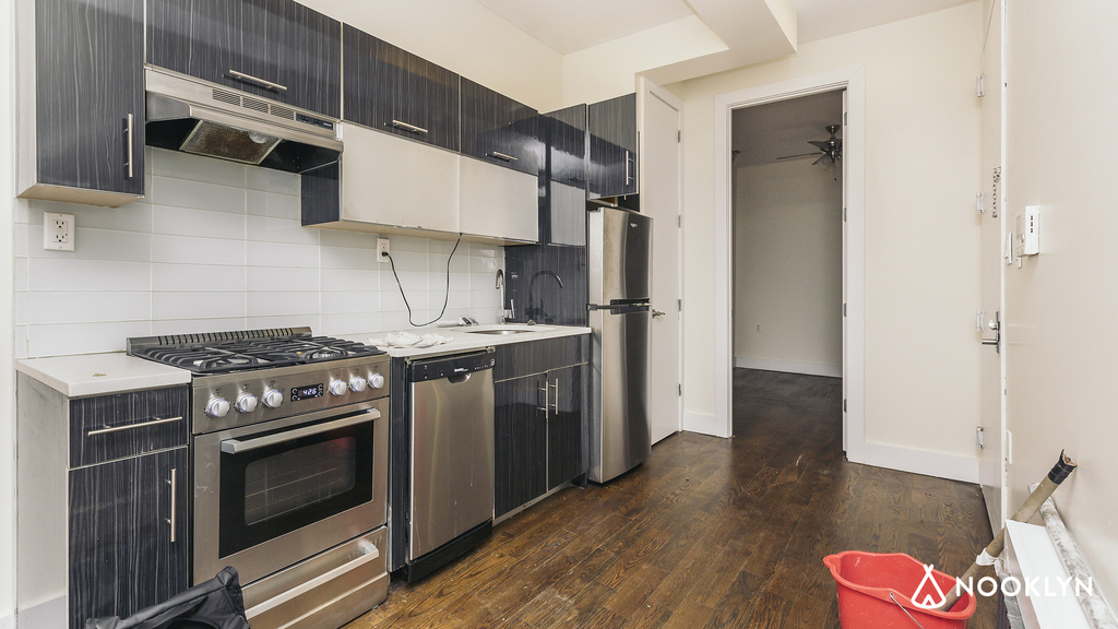 287 Troutman St 11237 - Photo 4