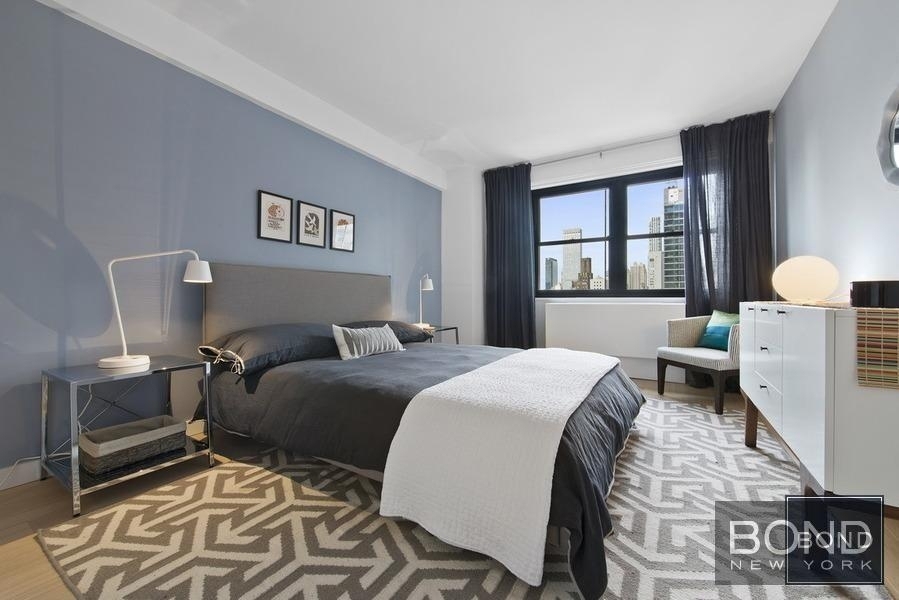 East 39th Street - Photo 3