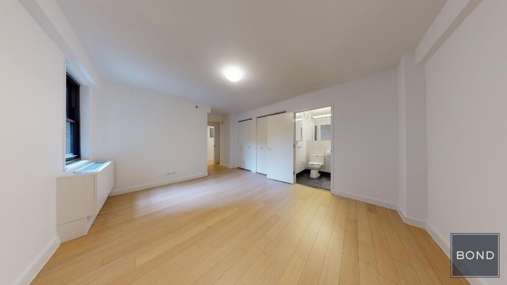 East 39th Street - Photo 2