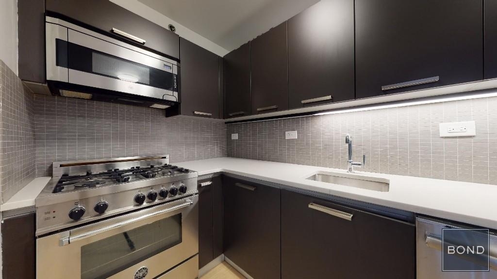 East 39th Street - Photo 6